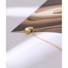 Colar coração madre pérola - Dourado