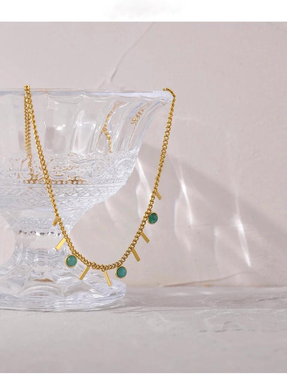 Colar pingentes pedras naturais - Dourado
