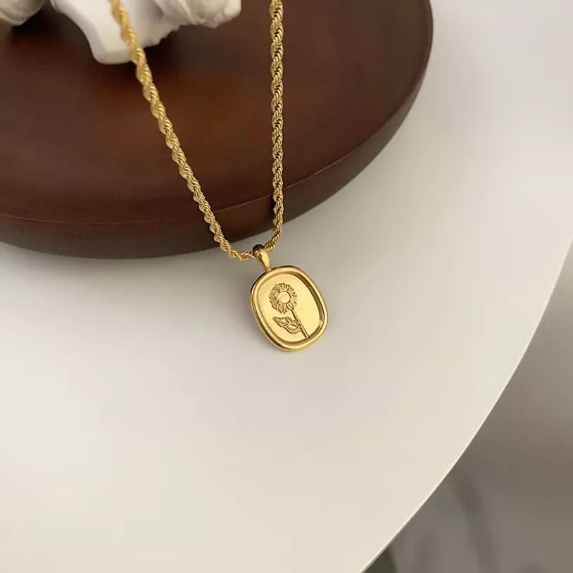Colar Pingente medalha flor