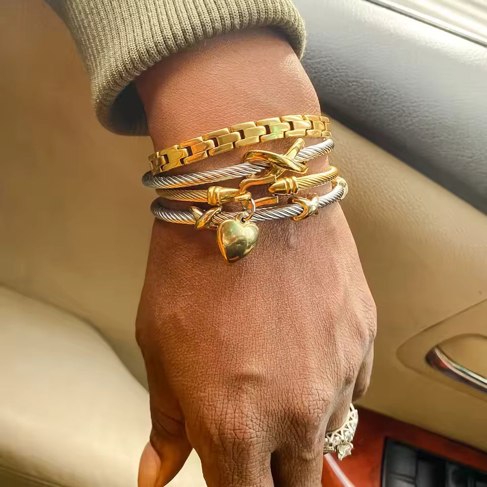 Pulseira pingente coração metal mix - Dourado/ Prateado