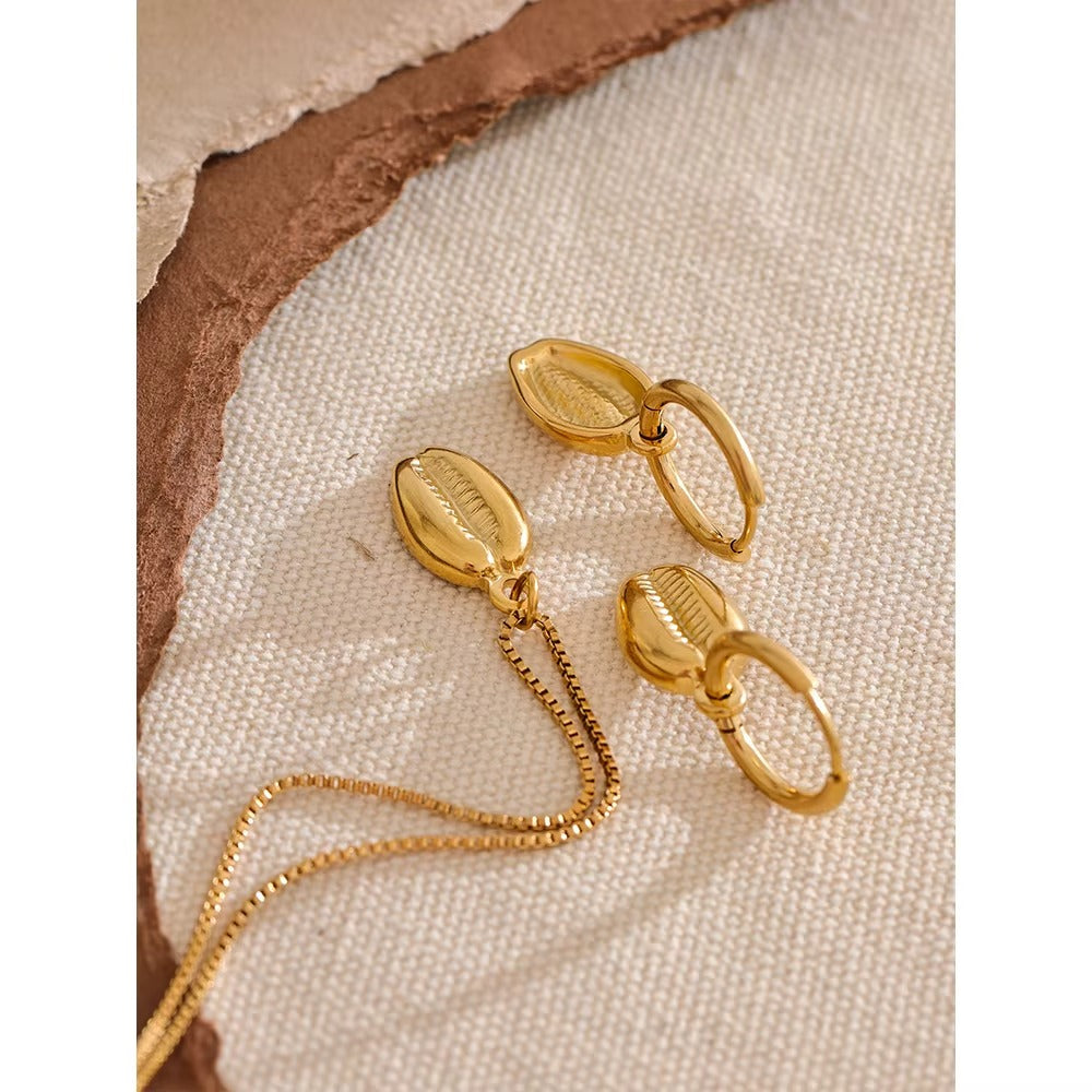 Colar Pingente Búzios - Dourado