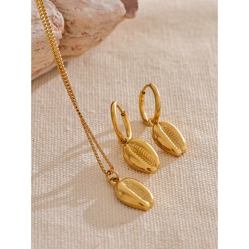 Colar Pingente Búzios - Dourado