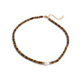 Colar pedra natural olho de tigre e pérola de água doce - Dourado